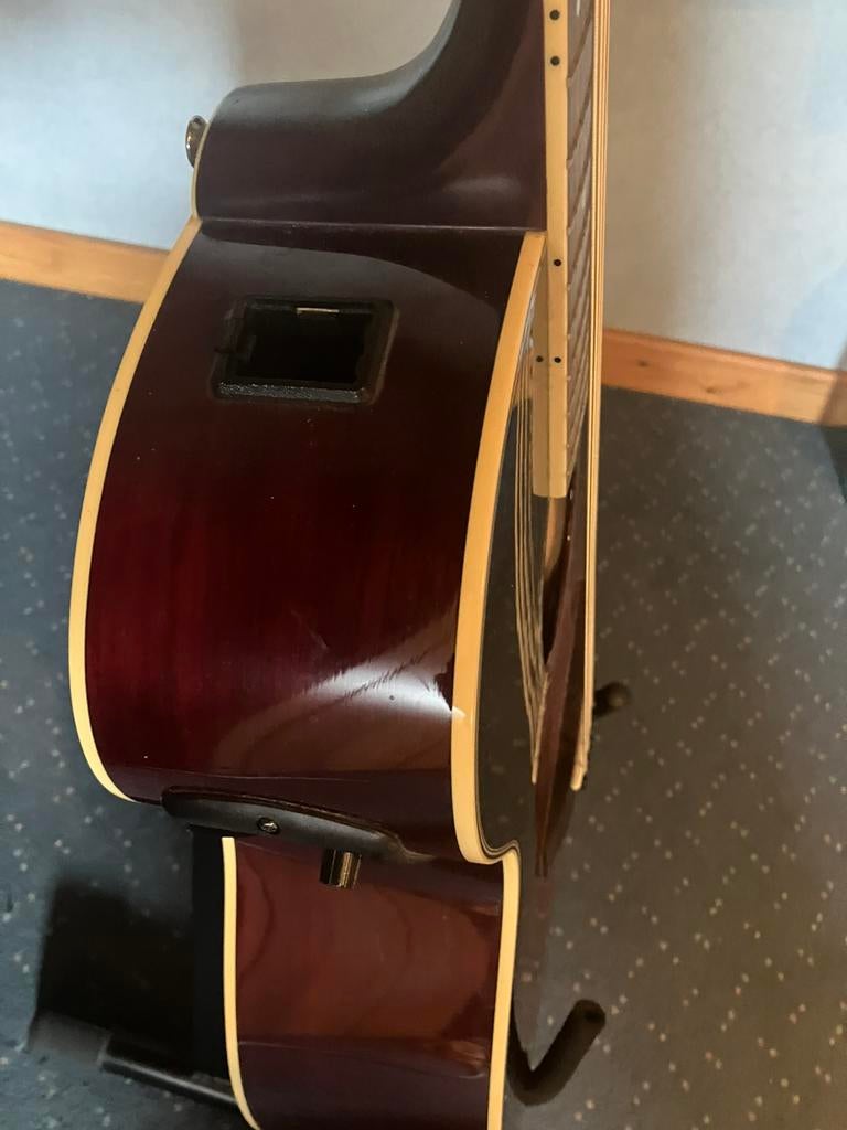 Semi-acoustische gitaar Yamaha, Musique & Instruments, Instruments à corde | Guitares | Acoustiques, Utilisé, Autres types, Avec valise