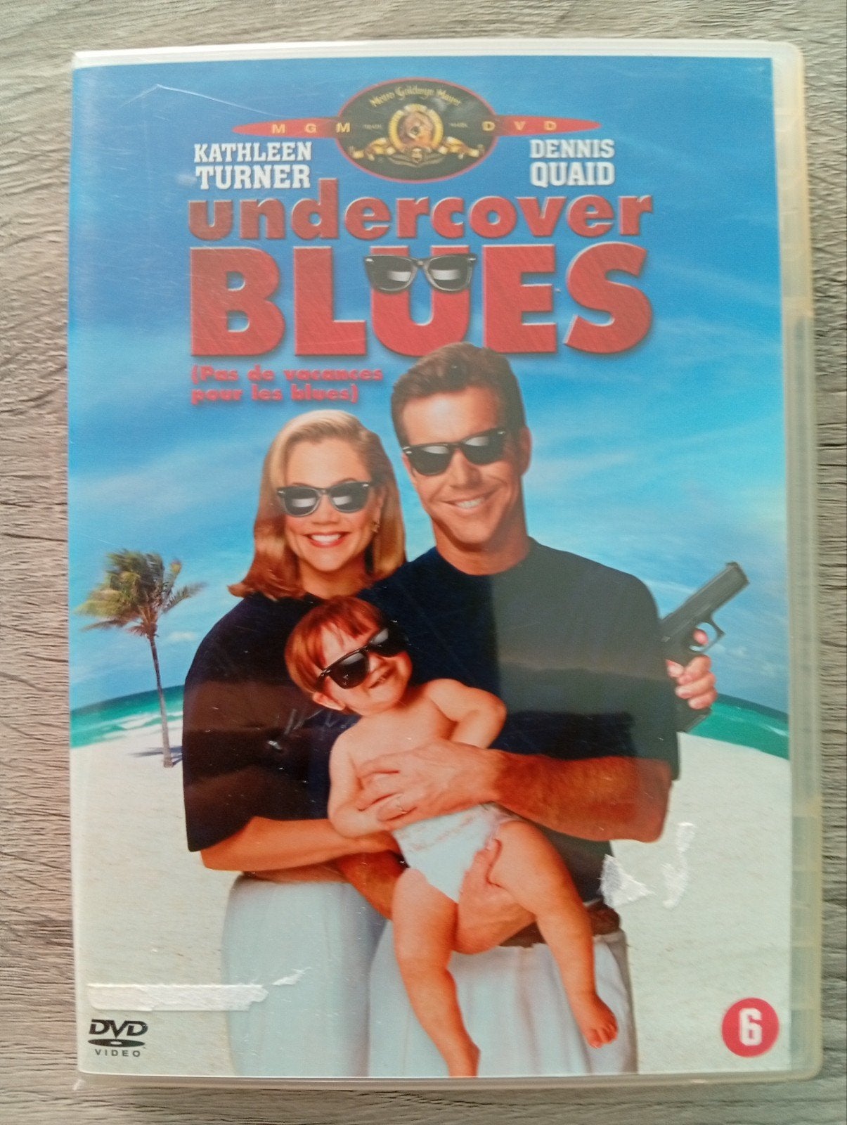 DVD de comédie Undercover Blues Kathleen Turner, CD & DVD, DVD | Comédie, À partir de 6 ans, Suppléments, Enlèvement ou Envoi