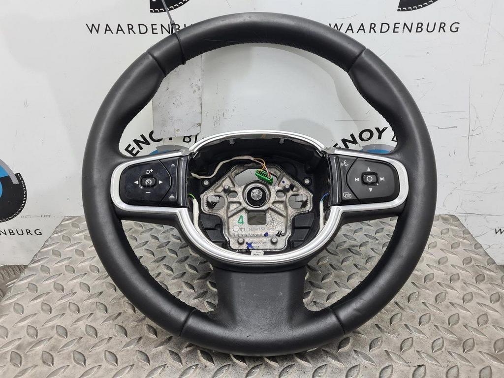 VOLVO XC90 XC90 T8 TWIN ENGINE STUURWIEL 2016, Autos : Pièces & Accessoires, Commande, Utilisé, ARN reconnu, Stiba membre, Reconnu durable