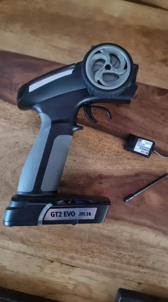 Reely RC afstandsbediening met ontvanger - GT2 EVO, Hobby en Vrije tijd, Modelbouw | Radiografisch | Auto's, Ophalen of Verzenden