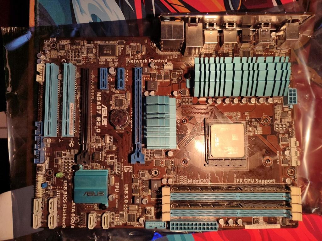 Am3 mobo 6 core amd fx 4.1ghz boost, Ophalen, AMD, DDR3