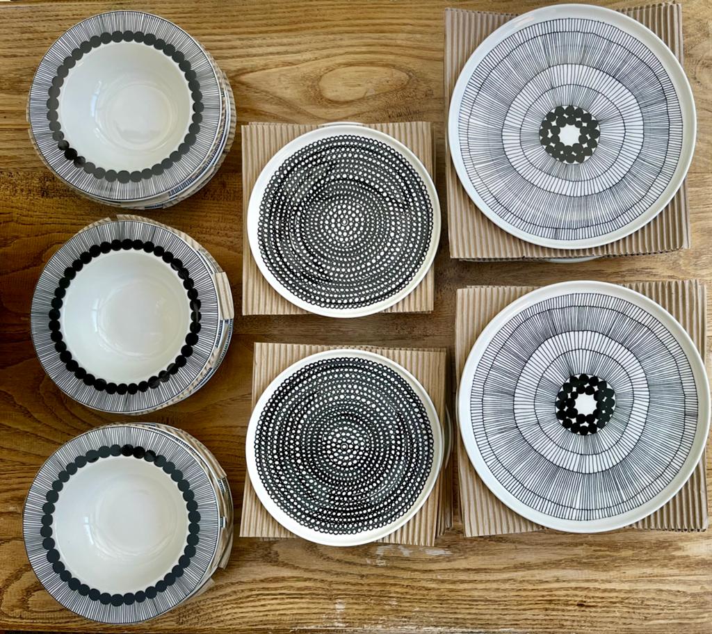Marimekko servies - nieuw - volledige set, Huis en Inrichting, Keuken | Servies, Ophalen, Nieuw, Bord(en)
