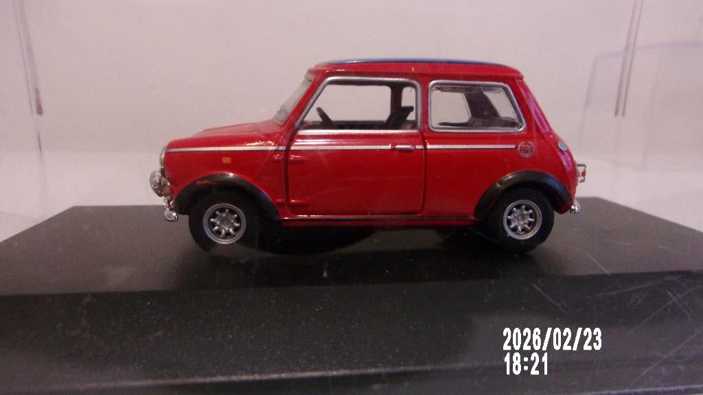 MINI COOPER DRAPEAU TOIT.1/43 SCHUCO EXC.ETAT,VITRINE, Ophalen of Verzenden, Zo goed als nieuw, Auto, Schuco