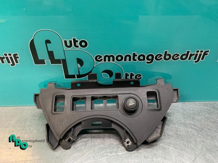 Aansteker van een Peugeot Partner (Partner 08-), Auto-onderdelen, Dashboard en Schakelaars, Peugeot, Gebruikt, 3 maanden garantie