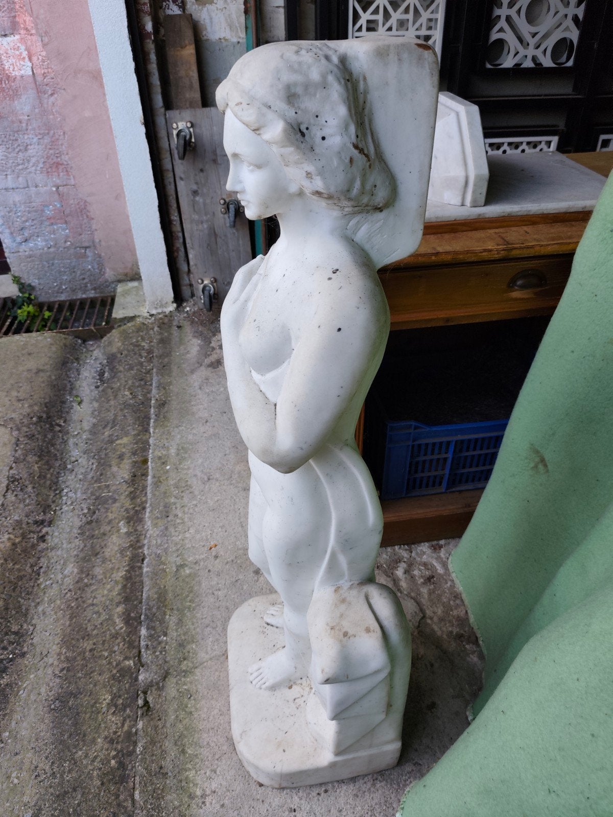 Sculpture marbre blanc de Carrare, Enlèvement