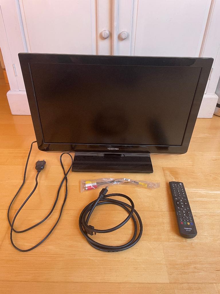 tv Toshiba lcd 22" avec lecteur DVD incorporé, Toshiba, 40 à 60 cm, Enlèvement, Utilisé