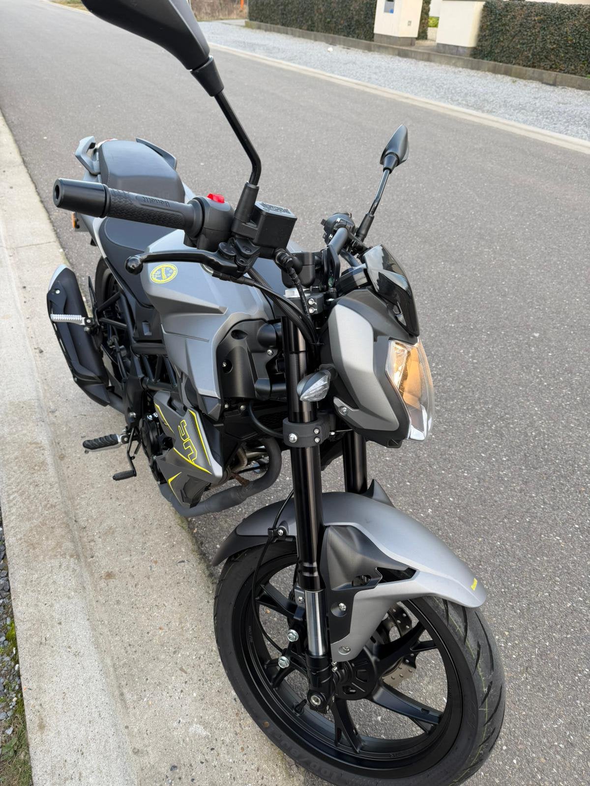 Benelli BN125, Fietsen en Brommers, Brommers | Overige merken, Ophalen, Zo goed als nieuw