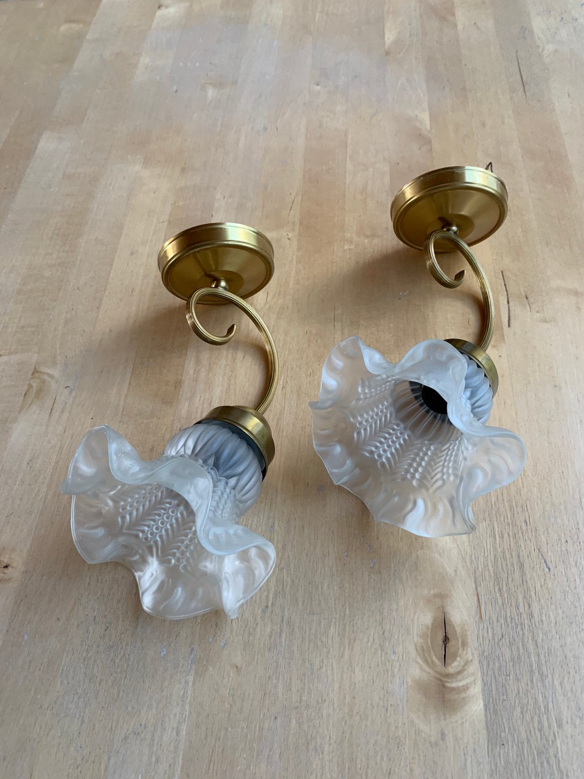 2 Appliques avec Tulipes Très bon état ., Maison & Meubles, Lampes | Appliques, Applique murale, Comme neuf, Verre, Enlèvement