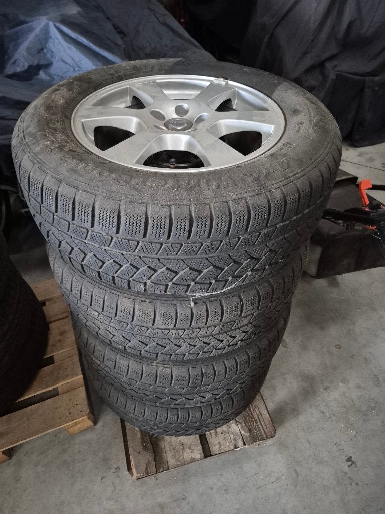 4 Velgen Volvo 17" (met banden) ) in goede staat, Auto-onderdelen, Ophalen, Gebruikt, Banden en Velgen, 17 inch