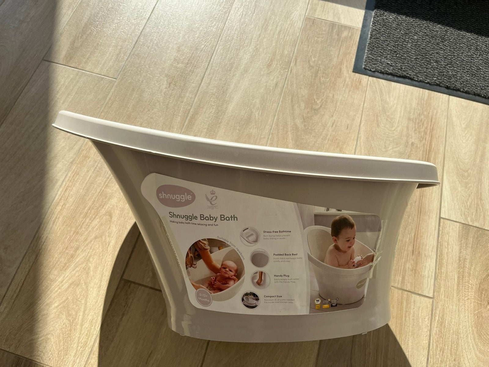 Badje schnuggle, Enlèvement, Baignoire