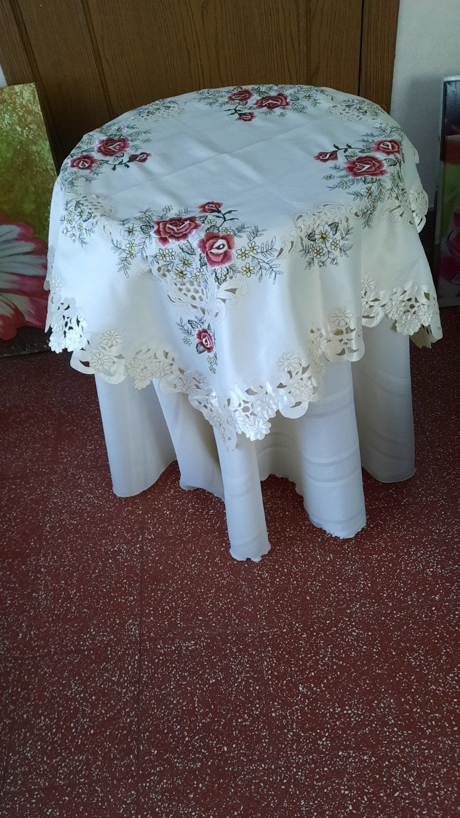 tafeltje met tafelkleden, Ophalen