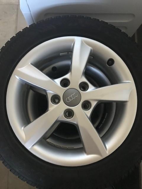 Set winterbanden op originele Audi velgen in perfecte staat, Auto-onderdelen, Banden en Velgen, Ophalen, Gebruikt, 16 inch, Banden en Velgen