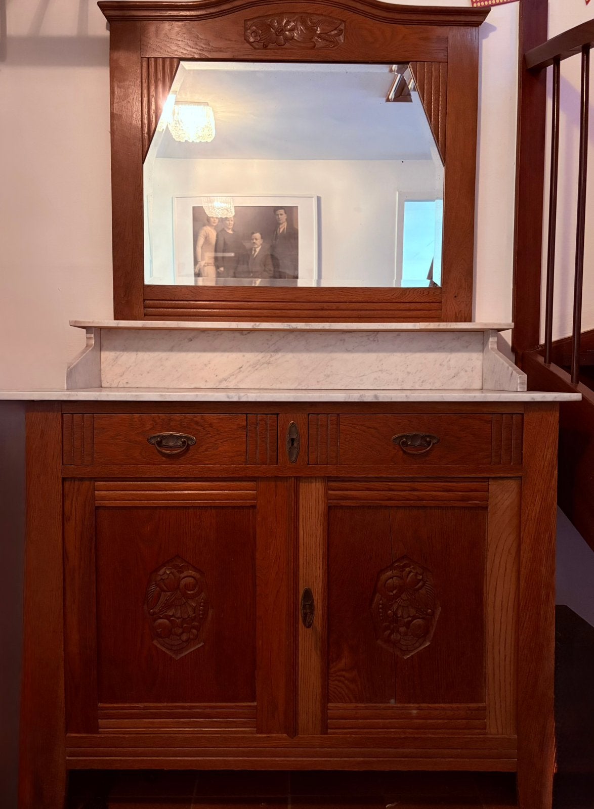 Antiek houten commode, marmeren blad met spiegel, Ophalen