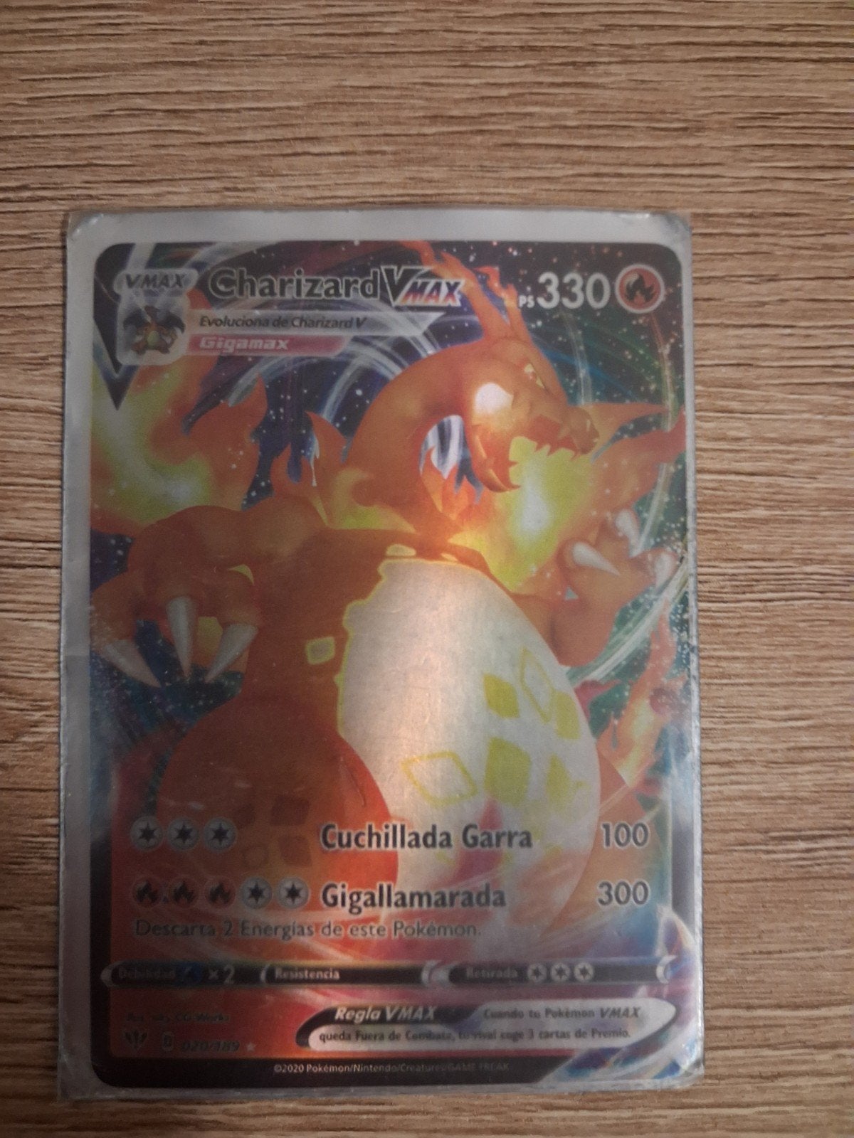 Charizard Vmax Sleaved, Hobby en Vrije tijd, Ophalen, Zo goed als nieuw, Losse kaart