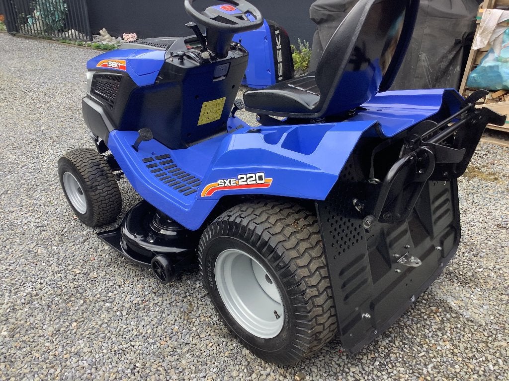 Tracteurs ISEKI SXE 220, Articles professionnels, Agriculture | Tracteurs, Enlèvement, Neuf, Autres marques, Jusqu'à 2500