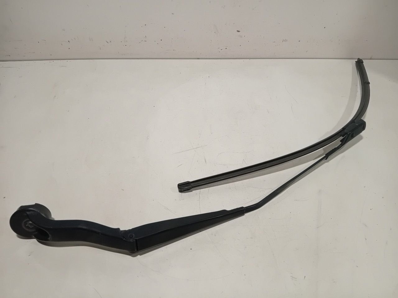 Ruitenwisserarm rechts voor Renault Scénic, Onderdelen@venauto.nl, Van der Ven Autorecycling B.V., Ettenseweg 76, 4706 PB Roosendaal, The Netherlands