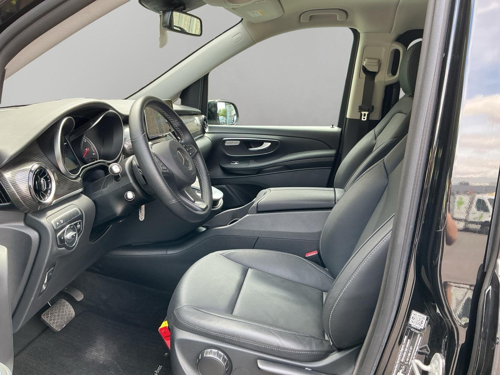 Mercedes-Benz EQV EQV 300 L2 (bj 2024, automaat), Auto's, Mercedes-Benz, Gebruikt, 355 km, Zwart, 150 kW