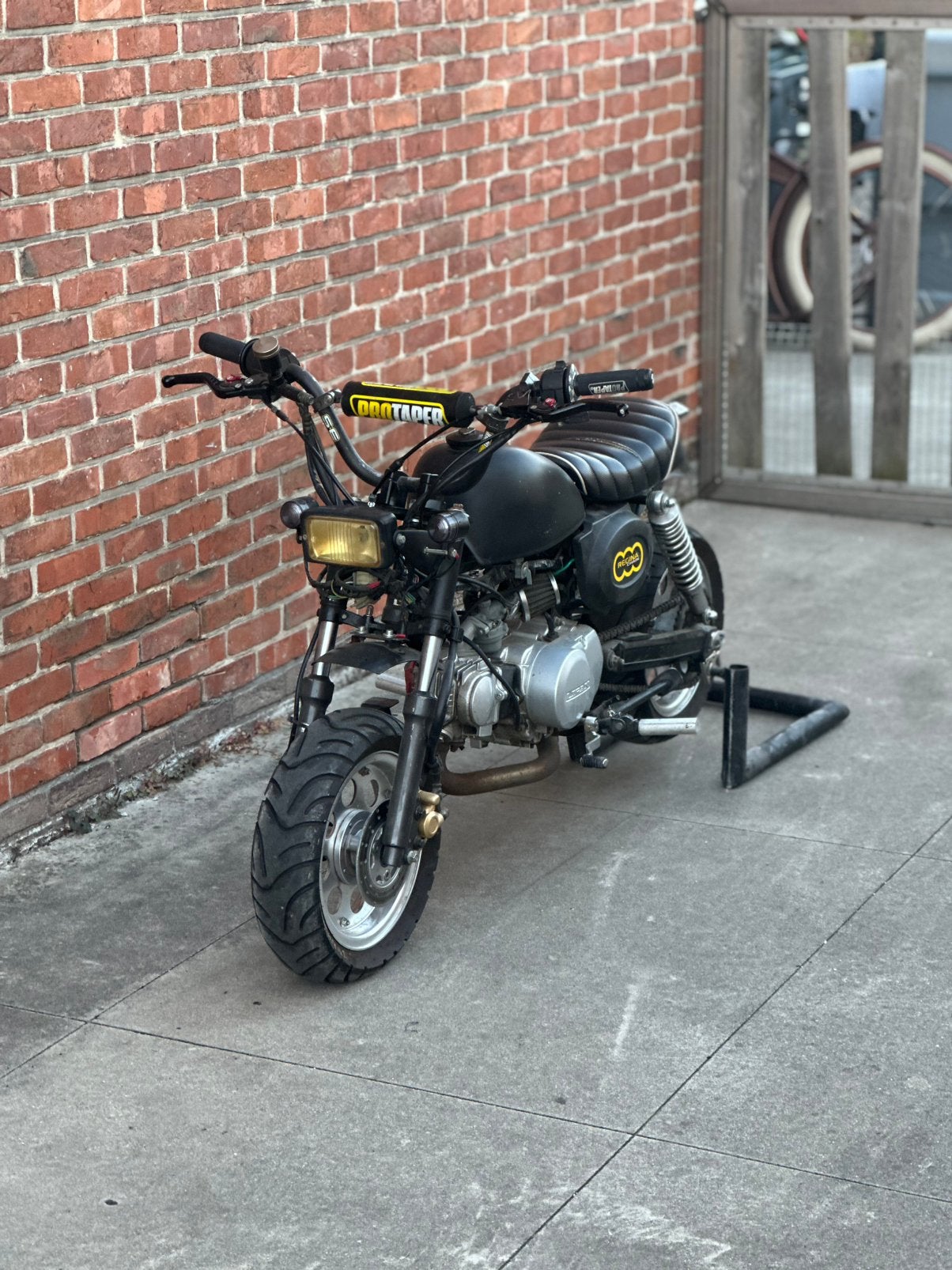 Zhenhua Jincheng Monkey 50cc – custom – Klasse B, Fietsen en Brommers, Ophalen, Klasse B (45 km/u), Zo goed als nieuw, 4 versnellingen