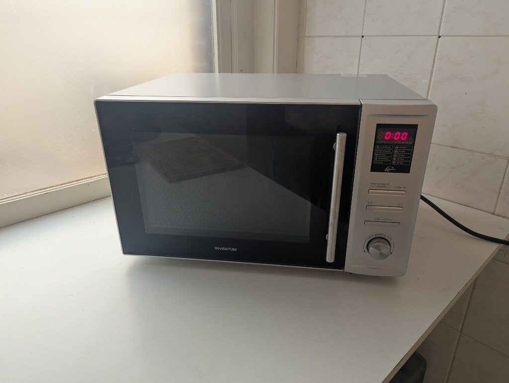 Microgolfoven 32L 1000W met ovenstanden, Elektronische apparatuur, Microgolfovens, Gebruikt, Vrijstaand, Microgolfoven, 45 tot 60 cm