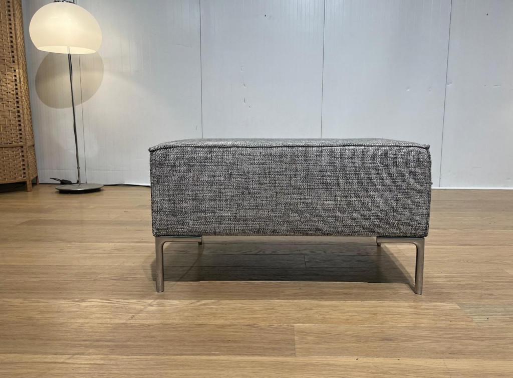TBE Design on Stock Bloq pouf + garantie – PN: 950€, Enlèvement ou Envoi, Tissus, Design Voetenbanken en Poefen Design on Stock