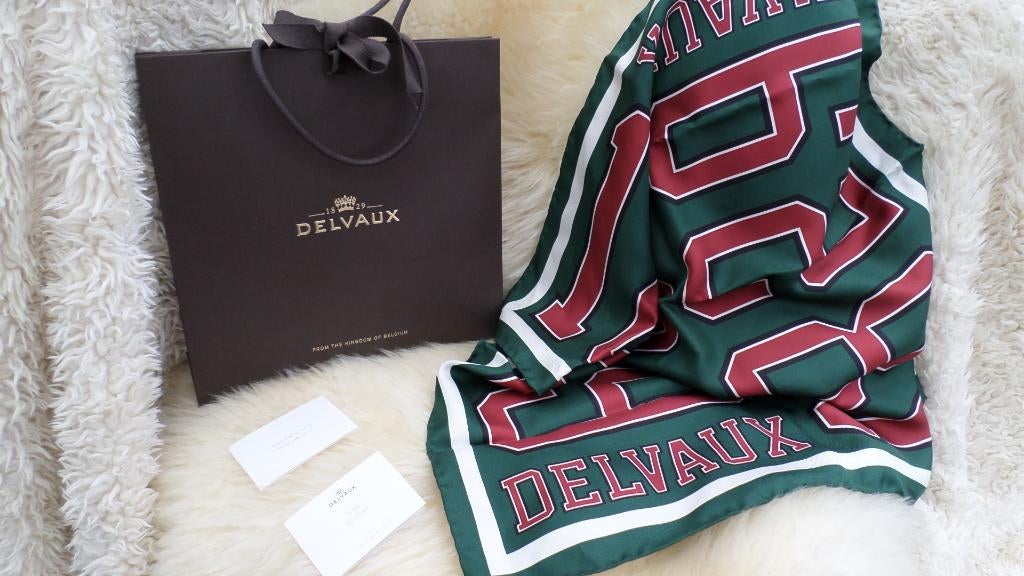 Delvaux Brillant The Hero zijden sjaal, Handtassen en Accessoires, Tassen | Damestassen, Bruin, Ophalen of Verzenden