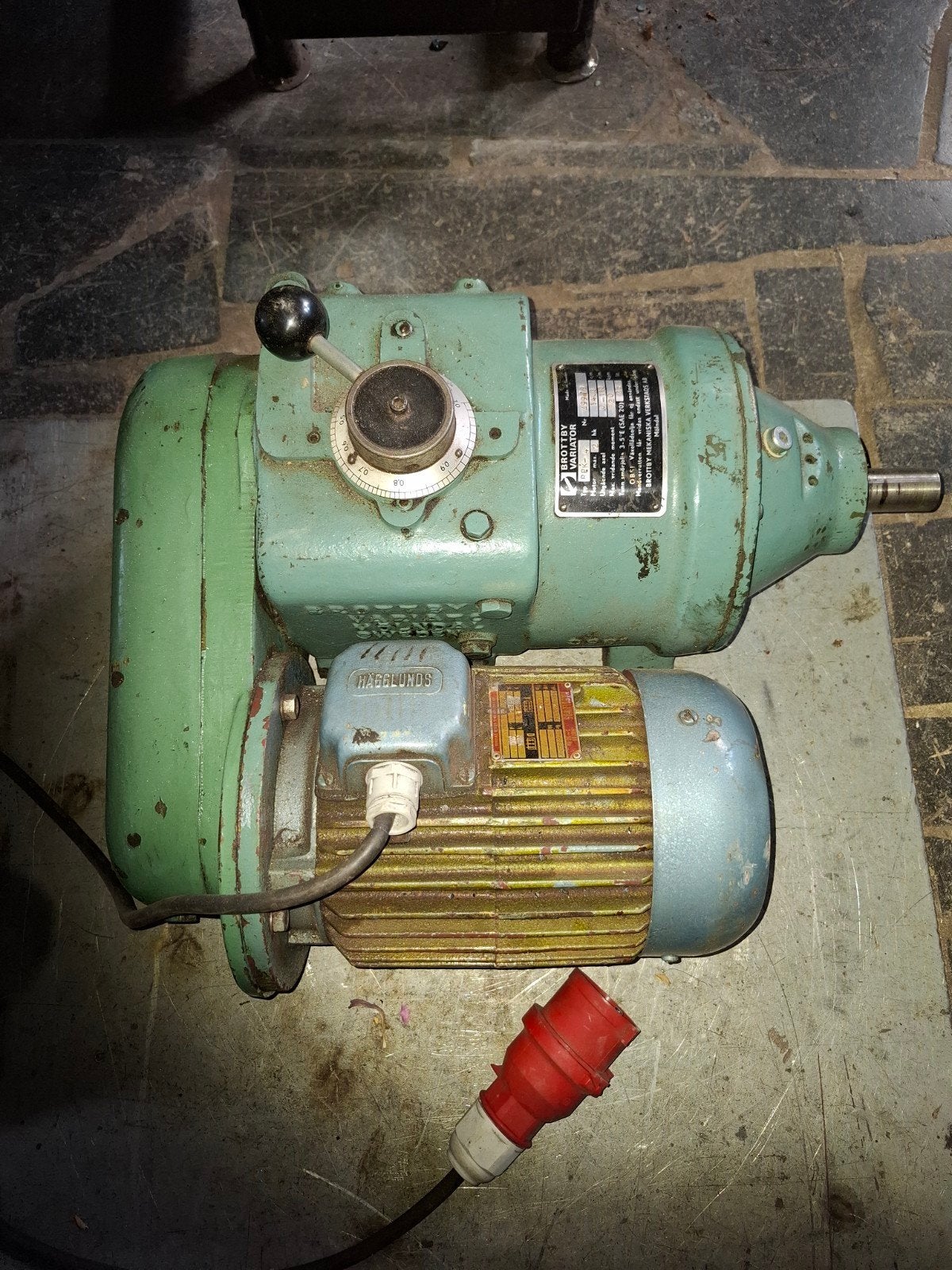 Motor met overbrenging en vertraging as dikte 30mm, Ophalen