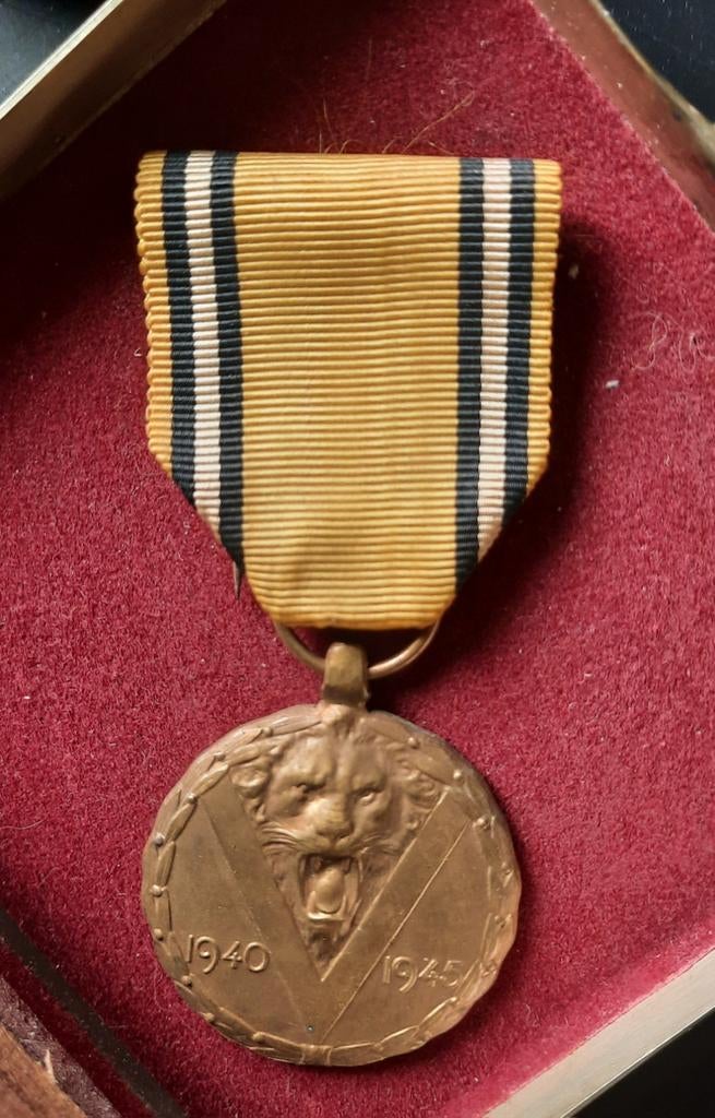 40-45 medaille, Ophalen of Verzenden