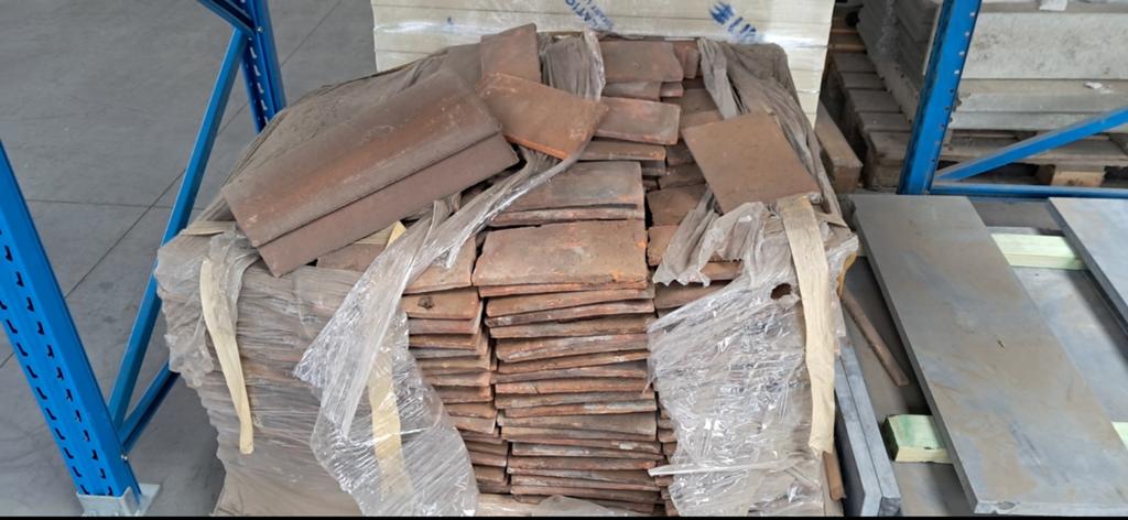Lot bourgondische tegelpannen, Doe-het-zelf en Bouw, Ophalen