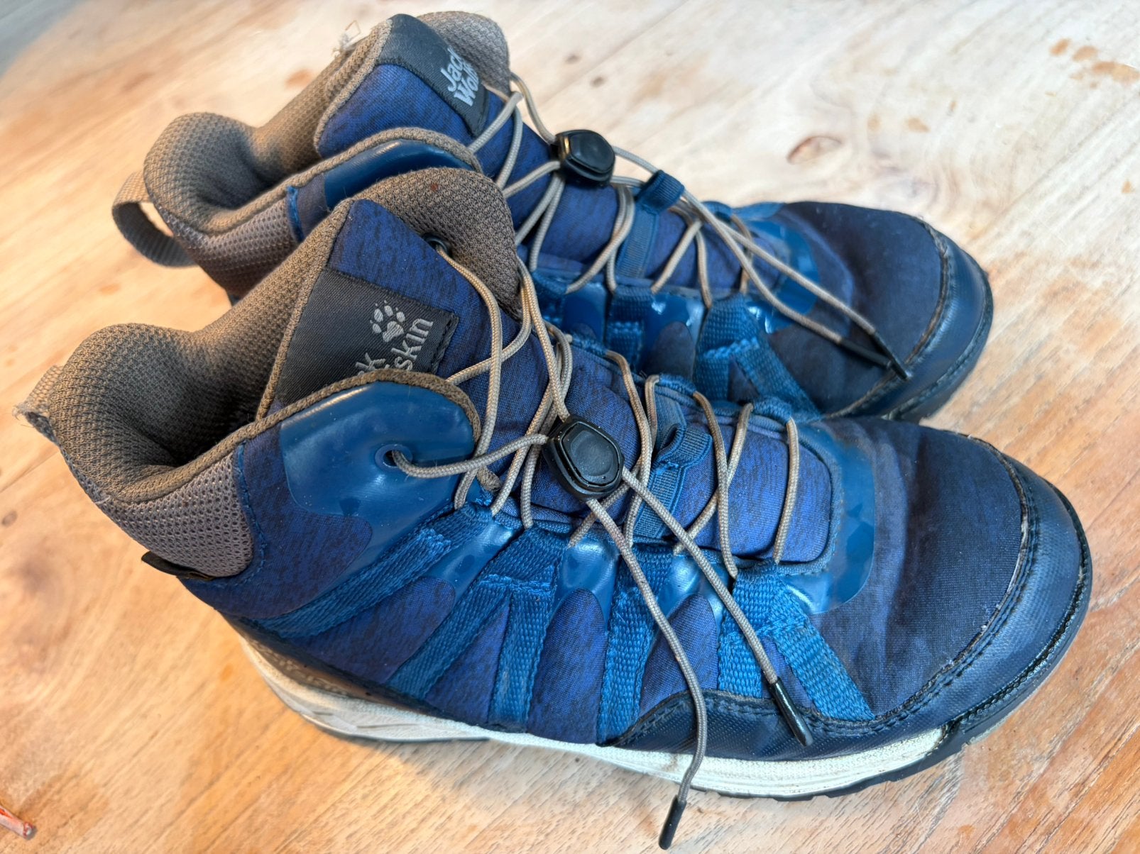 Bottes de randonnée Jack Wolfskin taille 32, Enfants & Bébés, Enlèvement ou Envoi, Utilisé