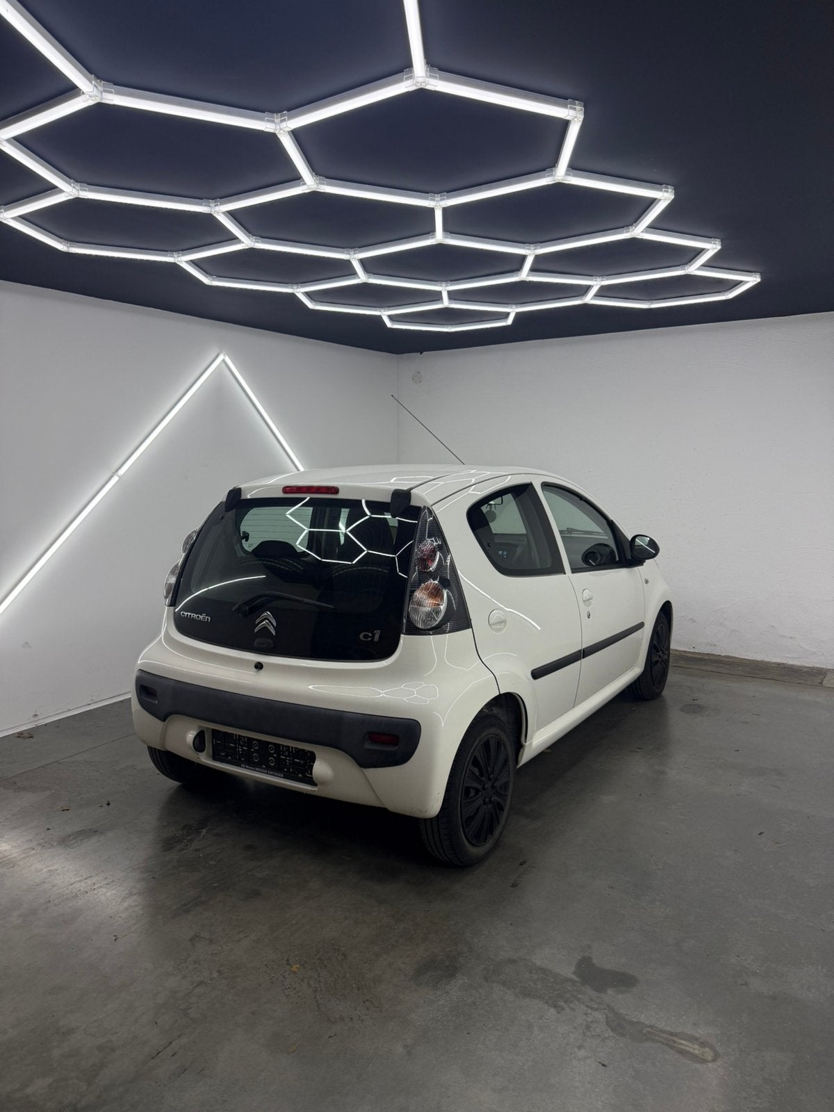 Citroen C1| 2014| SLECHTS 87.680KM| CARPLAY| GARANTIE, Auto's, Voorwielaandrijving, Stof, 50 kW, Zwart