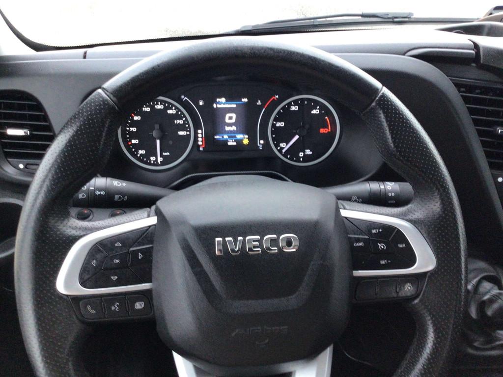 Iveco Daily takelwagen 30hdi 180pk 11/2021 27950e ex, Stof, Bedrijf, Overige carrosserie, 2 deurs