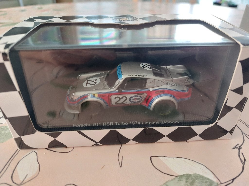Porsche 911 RSR Turbo 2,1 L - Martini, Hobby & Loisirs créatifs, Voitures miniatures | 1:43, Enlèvement ou Envoi, Comme neuf