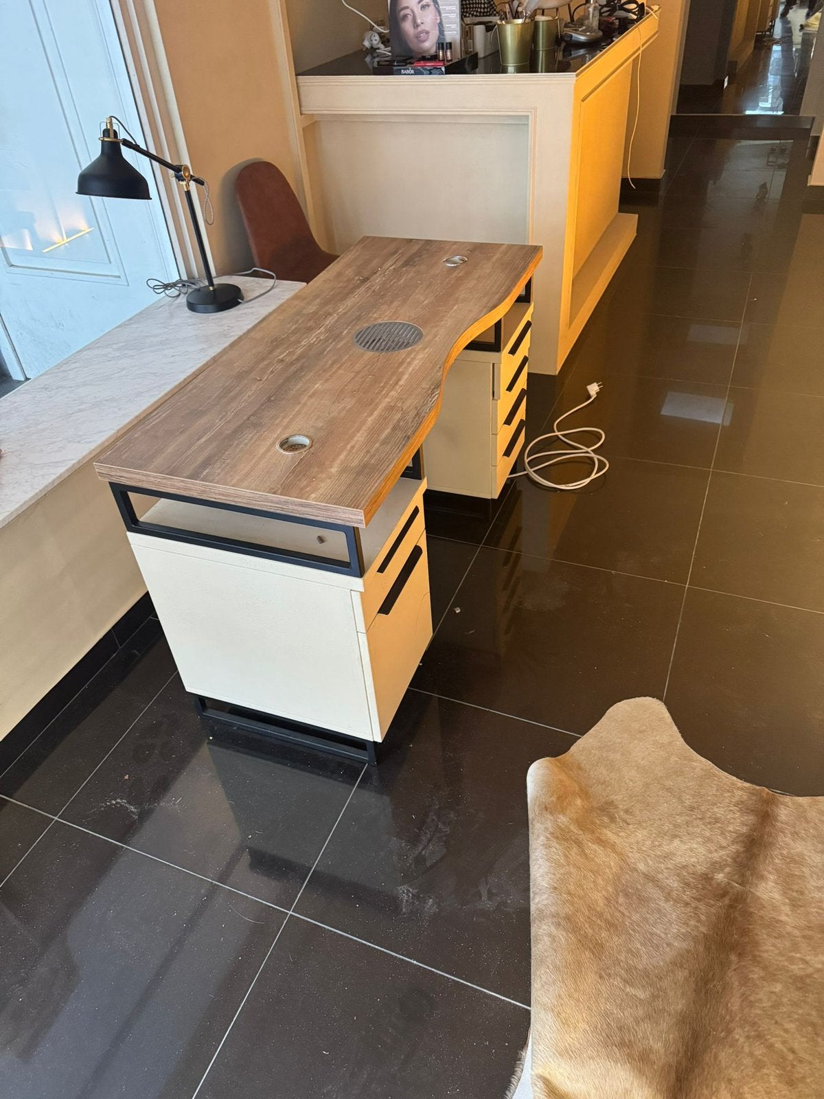 Manicure tafel LIMITED EDITION met stofafzuiging, Ophalen, Zo goed als nieuw