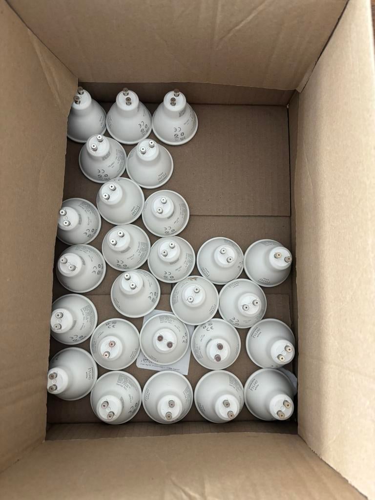 Philips Hue White GU10 + Hue Bridge + Hue Tap dial switch, Huis en Inrichting, 30 tot 60 watt, Led-lamp, Soft of Flame, Overige fittingen