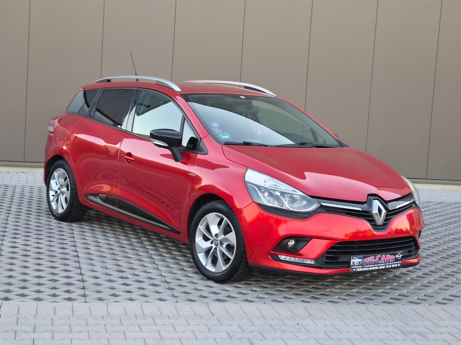 Renault Clio 2017 Boite à essence limitée/Attelage de remorq, Rouge, Achat, Euro 6, Entreprise