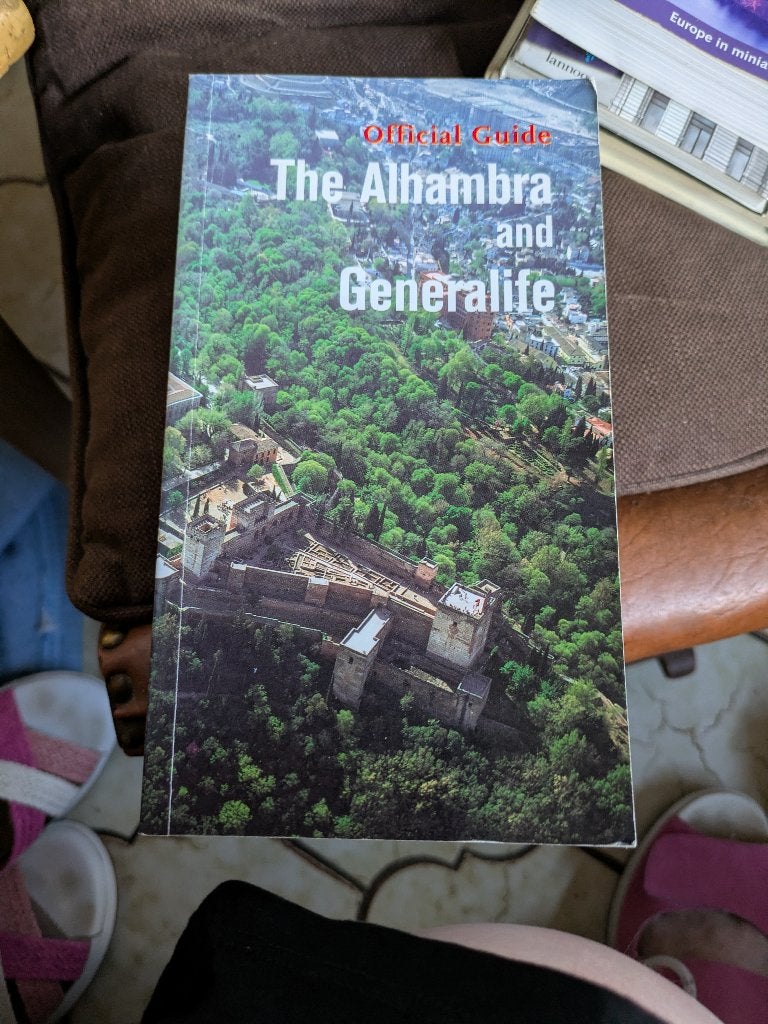 The alhambra and generalife, Ophalen of Verzenden, Zo goed als nieuw, Reisgids of -boek