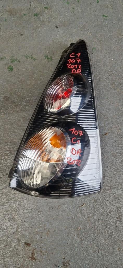 Feux arriere droit CITROEN C1 PEUGEOT 107 TOYOTA AYGO 2012, Auto-onderdelen, Ophalen, Peugeot