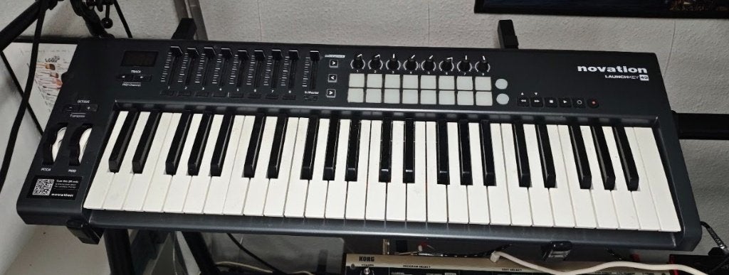 Novation Launchkey 49 MK2 (nieuwstaat), Muziek en Instrumenten, Midi-apparatuur, Ophalen, Zo goed als nieuw
