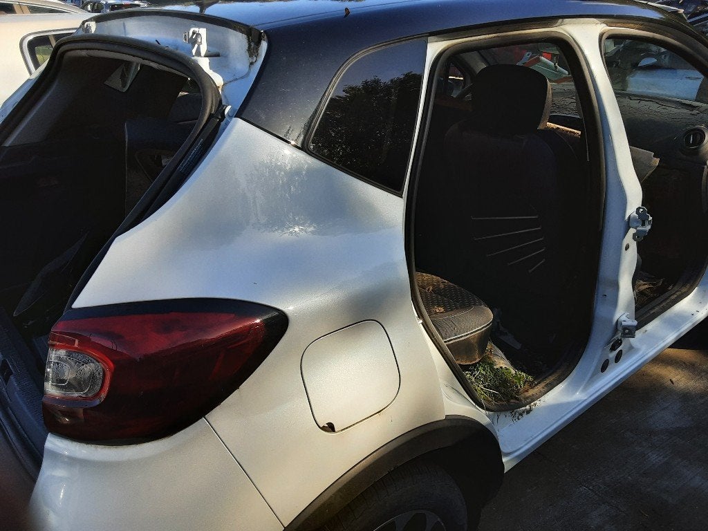 SPATBORD RECHTS ACHTER Renault Captur I (2R) (01-2013/-), Gebruikt, Renault, Achter, Spatbord