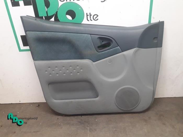 Revêtement portière 4portes avant gauche d'un Toyota Yaris, -, 3 mois de garantie, Toyota, Utilisé