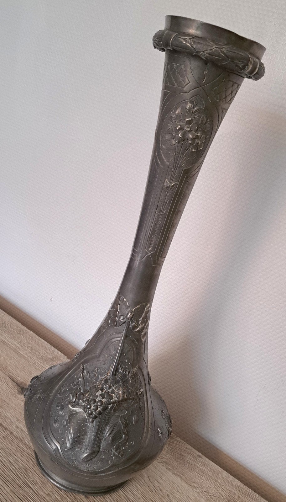 Rare Vase Soliflore Art Nouveau Étain Signé A. Villien, Enlèvement ou Envoi