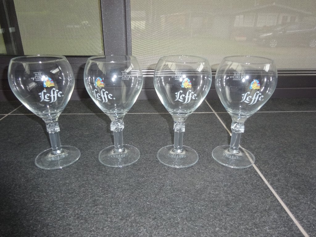 différents verres à bière, Enlèvement ou Envoi, Comme neuf, Verre ou Verres