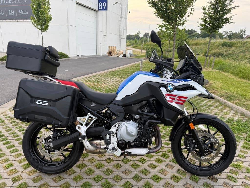 BMW GS 750 * 2024 * AKRAPOVIC * GARANTIE * 4000 km, Motos, Permis Moto A, Tourisme, Entreprise, Plus de 35 kW
