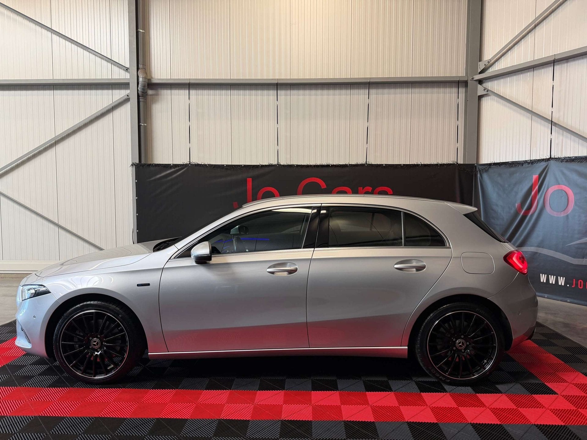 Mercedes-Benz A 250 e PHEV/Sport/19inc/Led/Camera/Leder/Zv/C, Auto's, Automaat, Geheel digitaal combi-instrument, Gebruikt, 4 cilinders