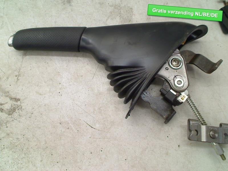 HANDREMHENDEL Fiat 500 / 595 / 695 (01-2008/-), Gebruikt, Dhr. R. de Gouw, Fiat, De Bloemendaal 21 21
5221 EB  'S HERTOGENBOSCH, NL