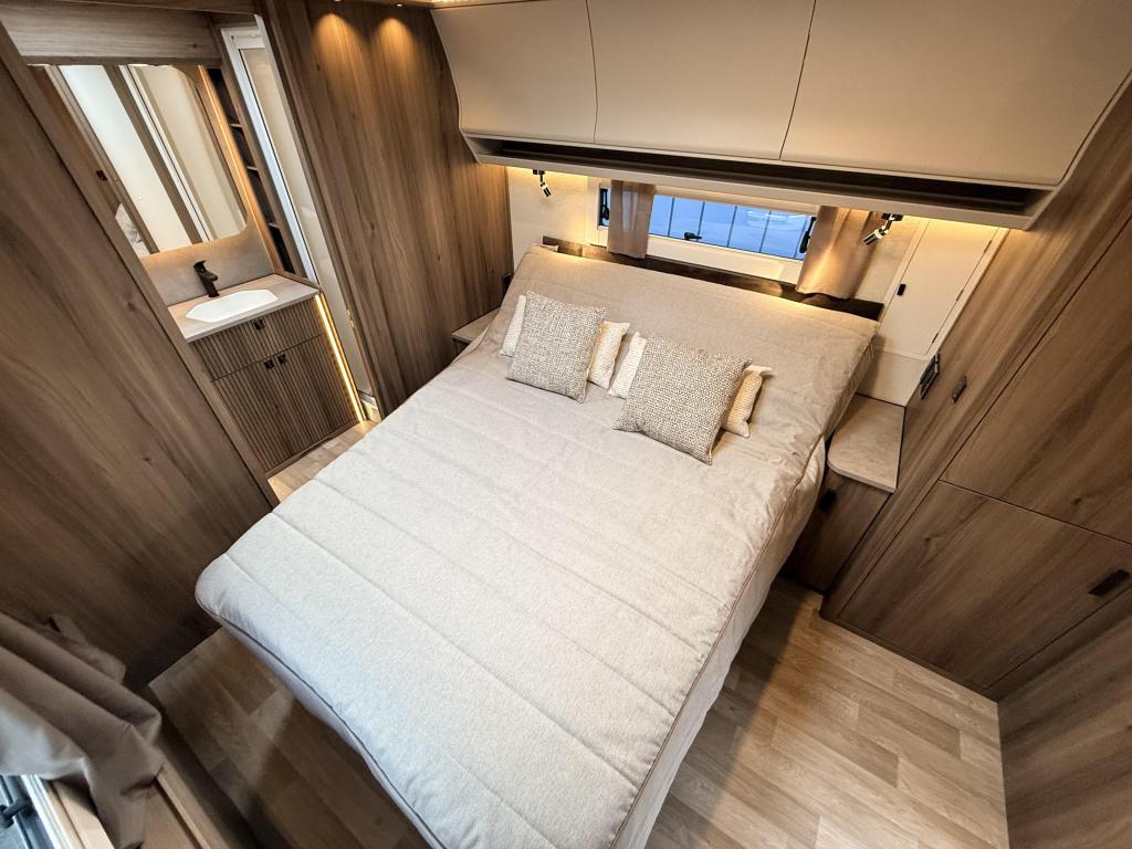 Kabe Imperial 780 TDL E8 *Hoekkeuken, Caravans en Kamperen, Rondzit, Bedrijf, Kabe, 2000 kg en meer