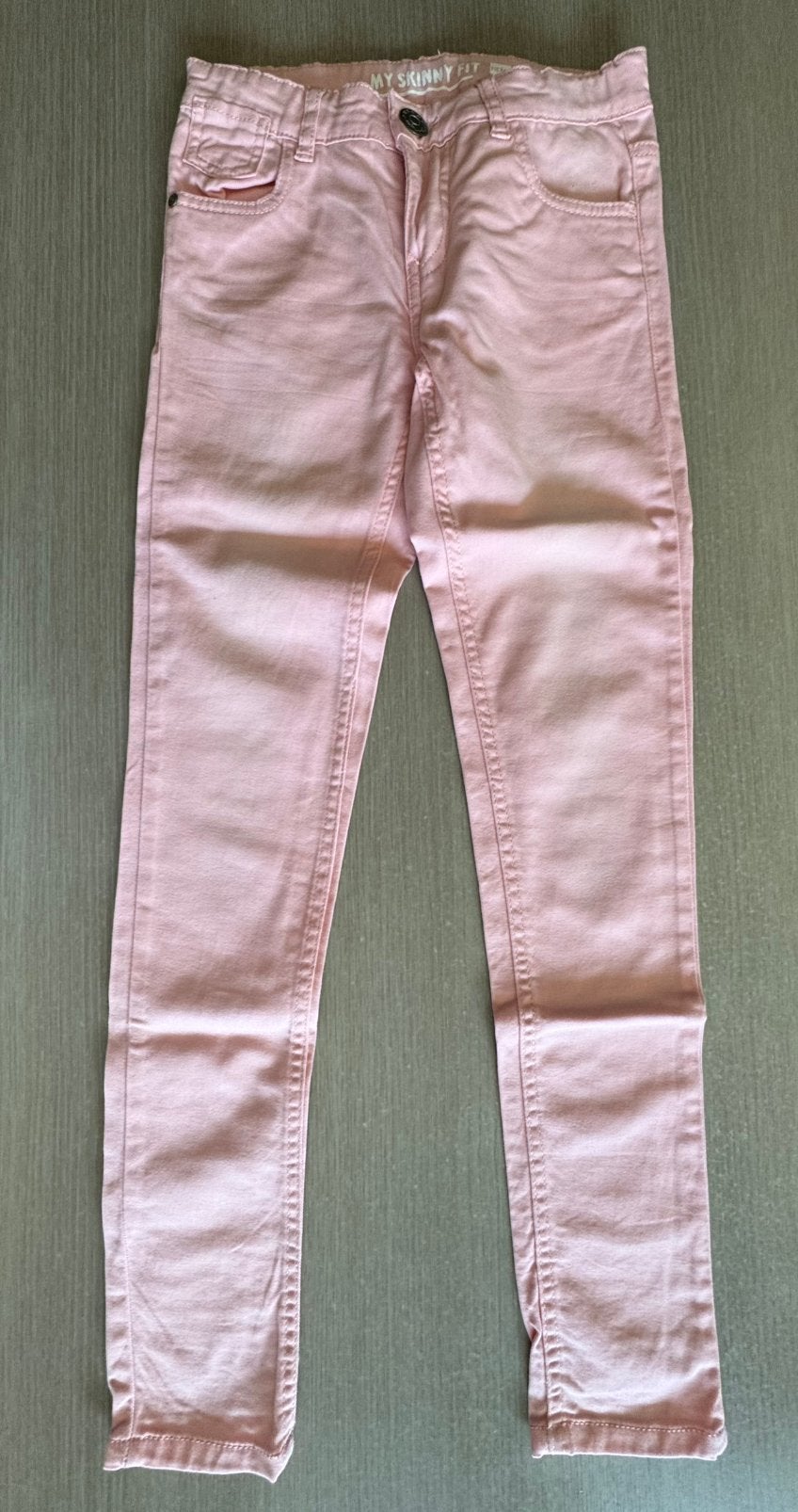 Nog nieuwe skinny broek Hema roze maat 140, Kinderen en Baby's, Kinderkleding | Maat 140, Ophalen, Nieuw, Meisje, Broek