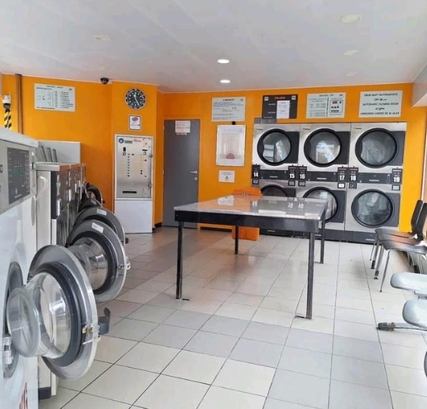 Wassalon voor overname (Goede locatie), Zakelijke goederen