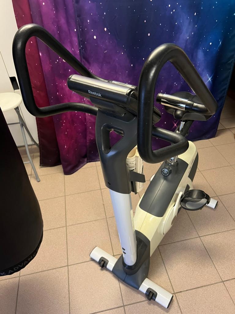 Vélo d'exercice Reebok, Jambes, Synthétique, Enlèvement, Utilisé