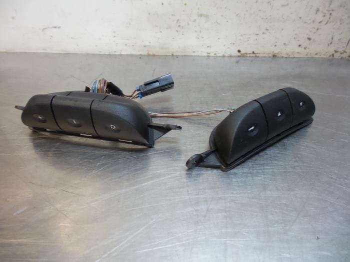 Commande radio volant d'un Opel Astra (Astra G 98-), -, Opel, Utilisé, -